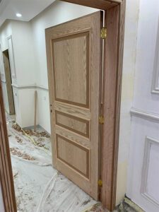 فتح قفل باب خشب نجار